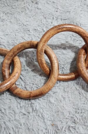 5-Link Wooden Chain – Rustic Handcrafted Décor for Shelf, Wall, or Table
