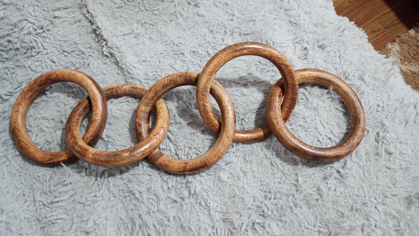 5-Link Wooden Chain – Rustic Handcrafted Décor for Shelf, Wall, or Table