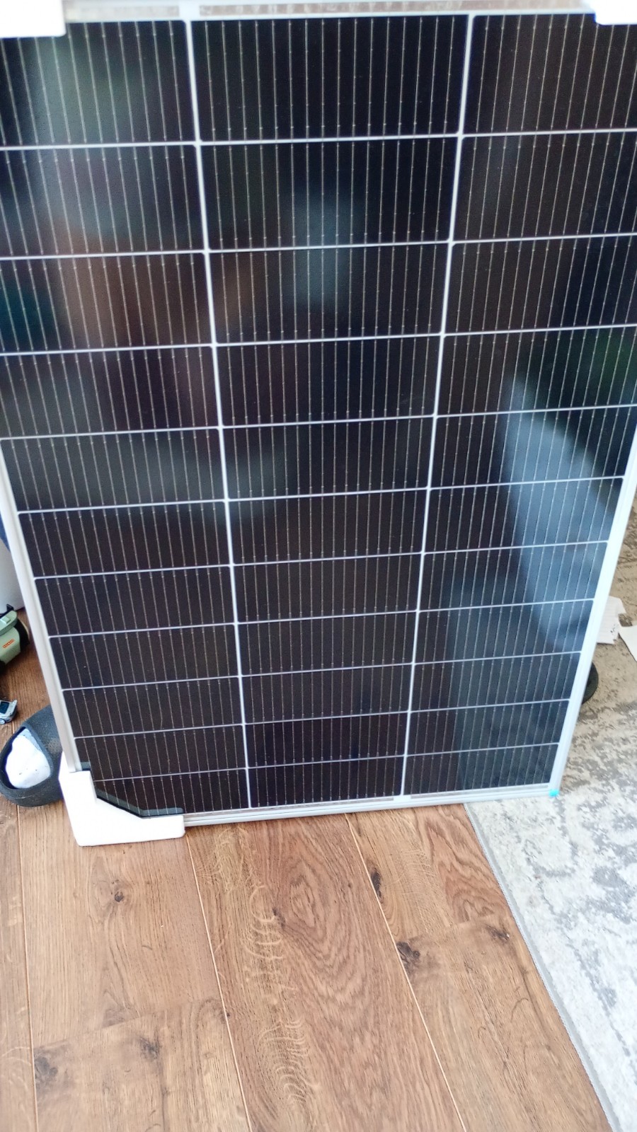 Renogy 100 Watt 12 Volt Monocrystalline Solar Panel - Image 4