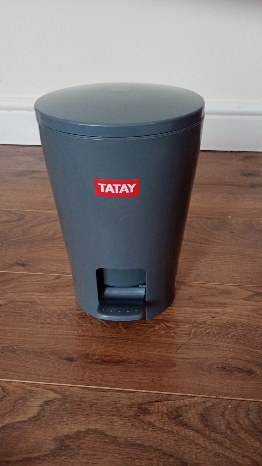 TATAY Grey Plastic Bathroom Bin Swing Lid, 6L Capacity, 19x19x28cm - Image 3
