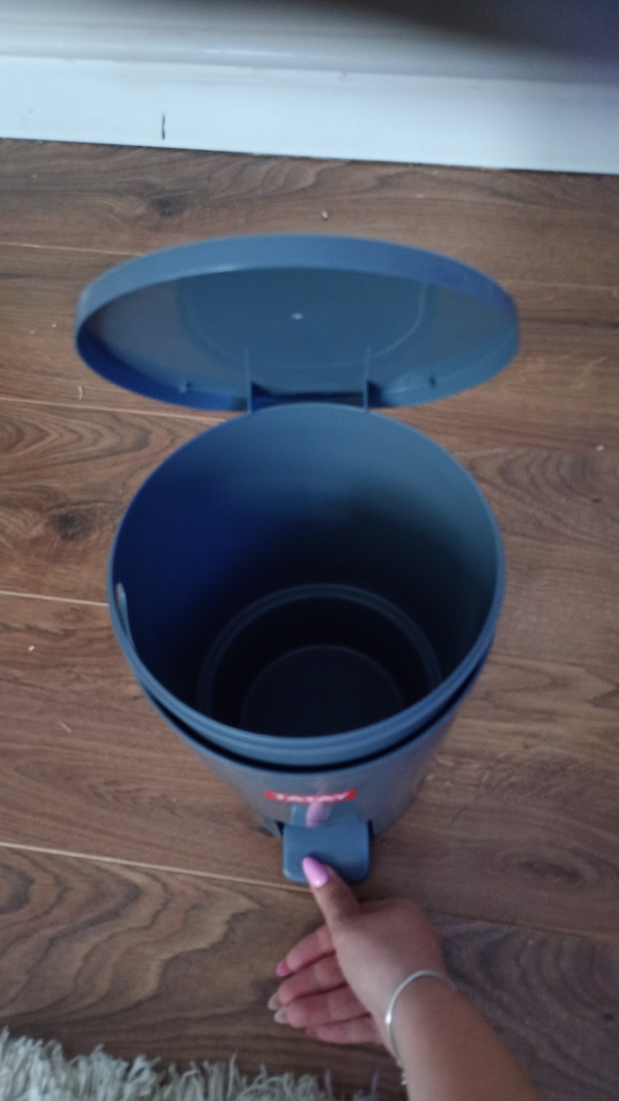 TATAY Grey Plastic Bathroom Bin Swing Lid, 6L Capacity, 19x19x28cm - Image 5