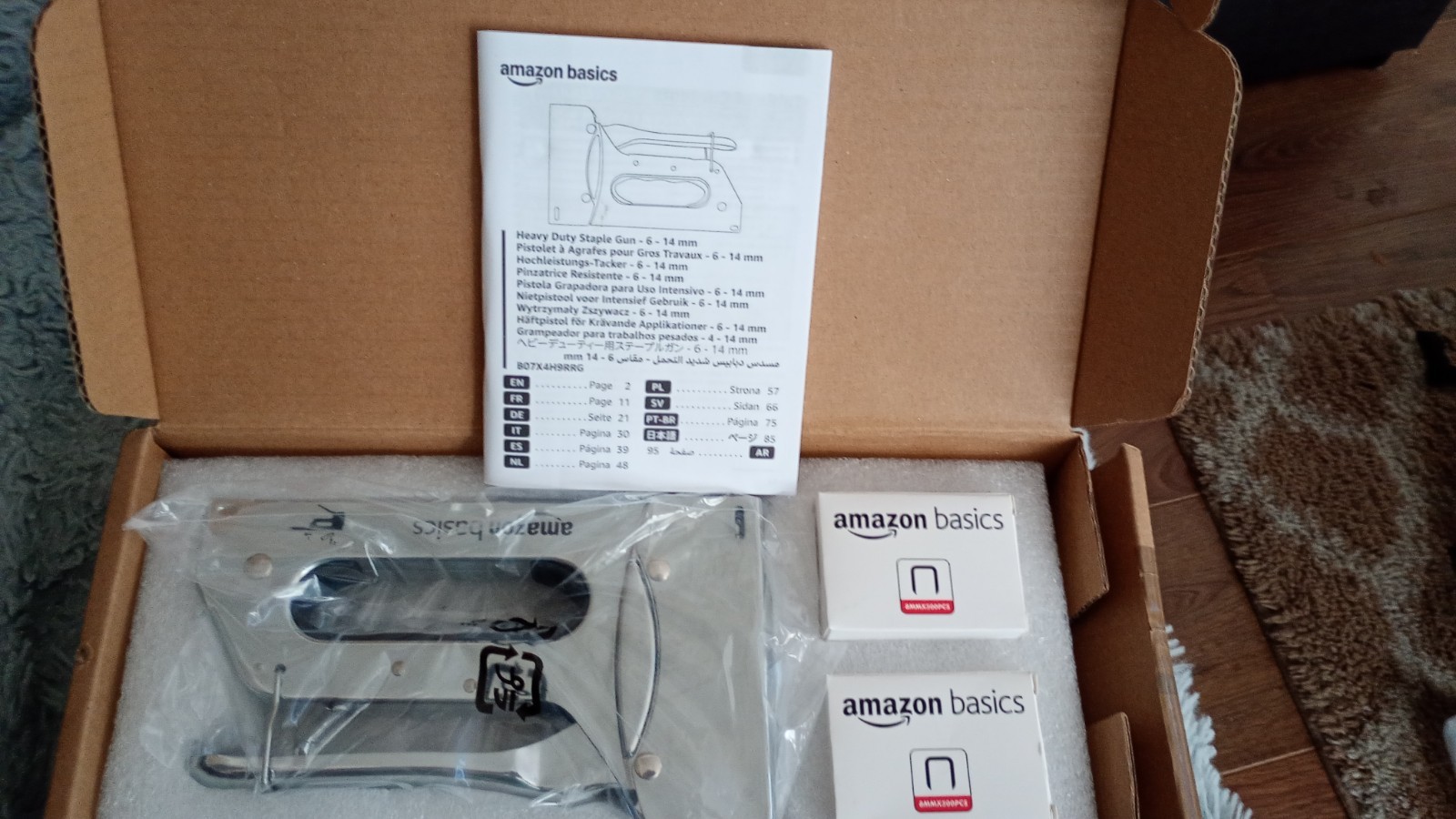 Amazon Basics Heavy Duty Stapler Gun with 1000 Staples, - Image 3