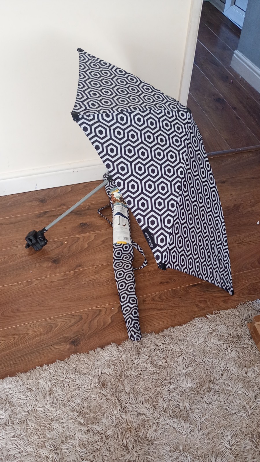 Sport-Brella Versa-Brella Umbrella - 38 x 39 ", Black-White, Adjustable Clamp - Image 6