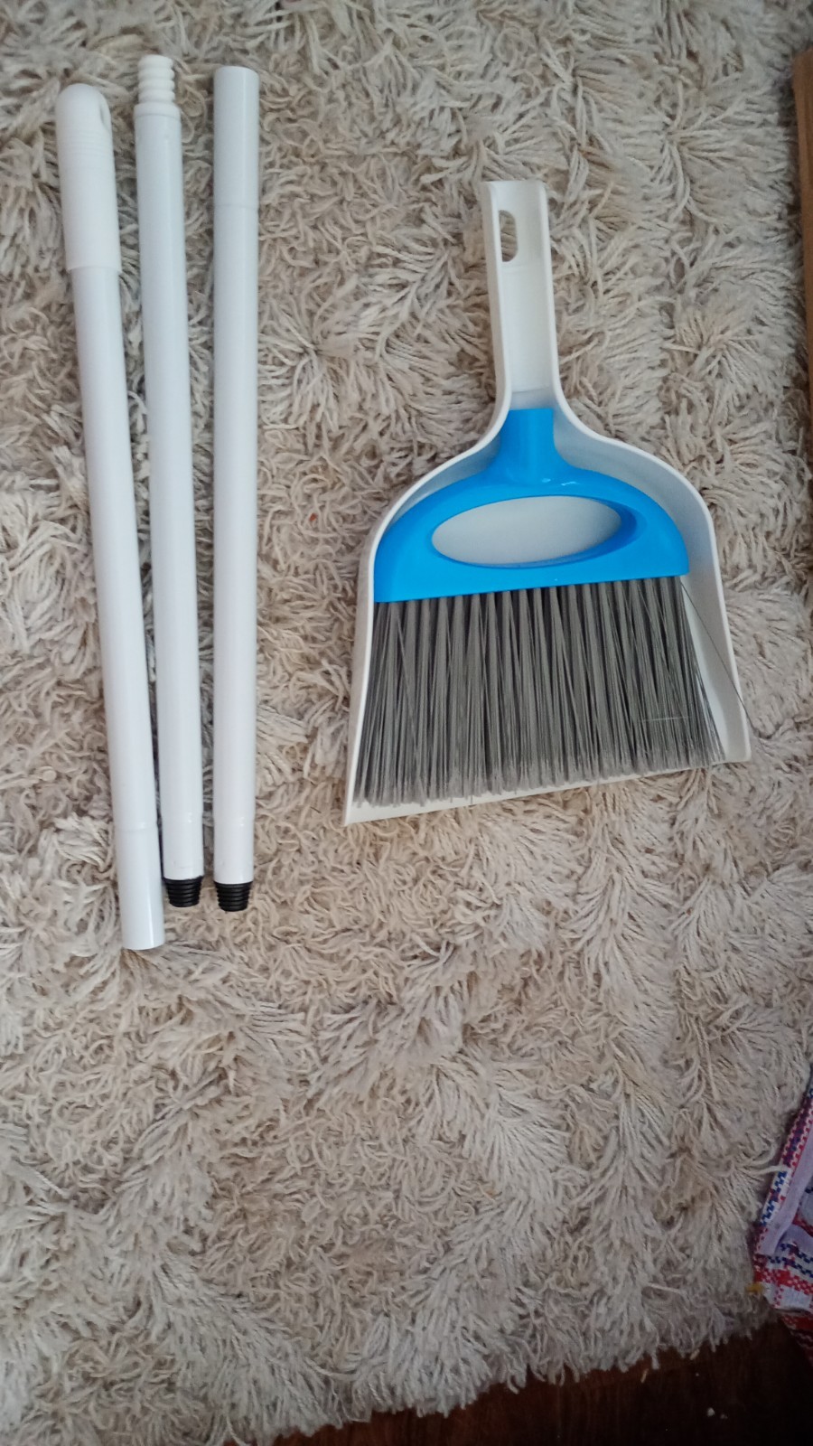 Amazon Basics Dustpan and Broom Combo Set H 159cm, Blue&White - Image 3